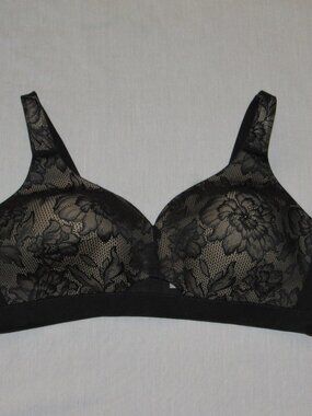 Cacique Lightly Lined No Wire Black Lace Bra sz 44D